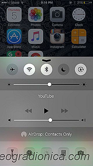 Použití funkce AirDrop pro odesílání fotografií a videoklipů mezi dvěma iPhone